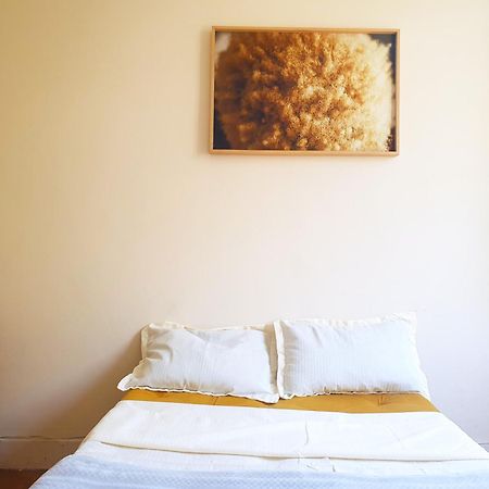 Quarto Casal Com Janela Casa Caramel Belo Horizonte Exterior photo